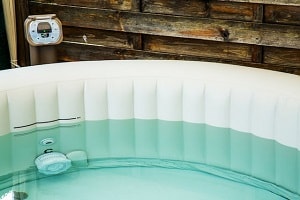 inflatablehottubsreviews.com winter inflatable hot tubs